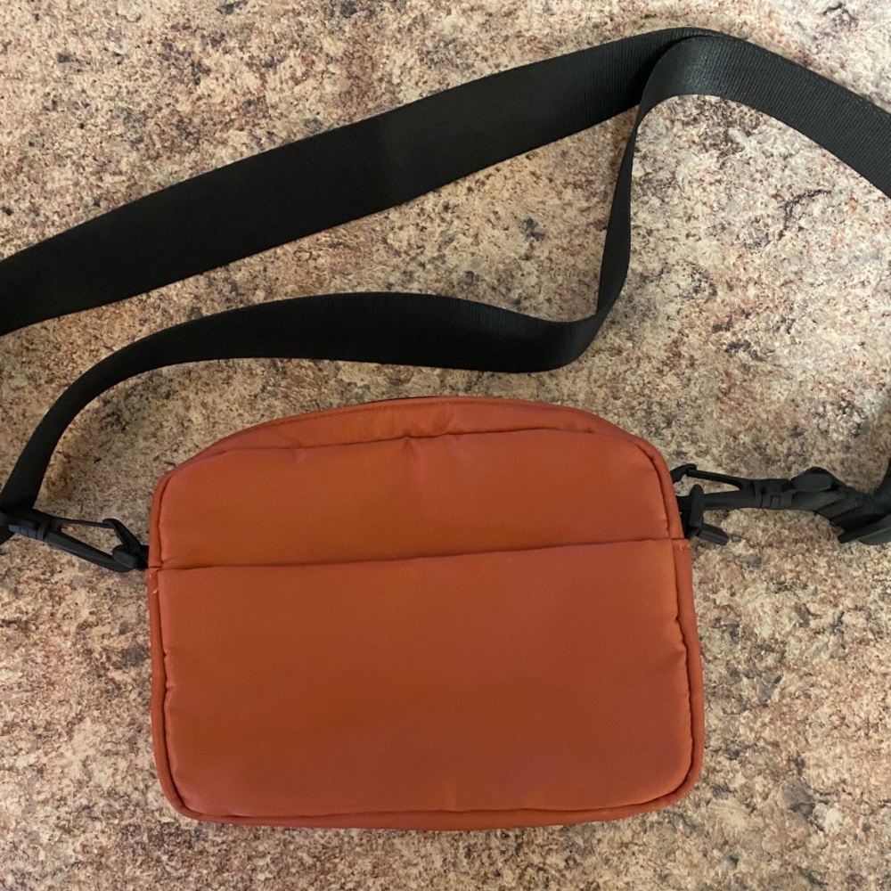 GOGO Ava Crossbody